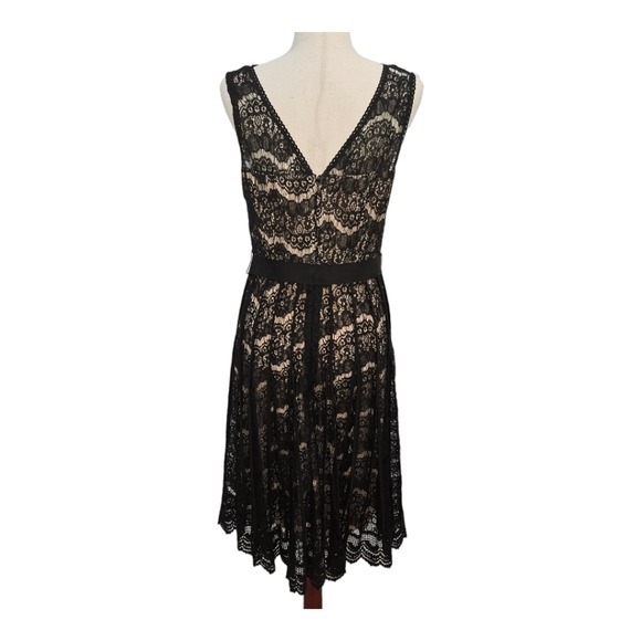 Nanette Lapore Black Lace Dress 8 Romantic Paris‎ Style V Neck Cocktail Party - Picture 3 of 15
